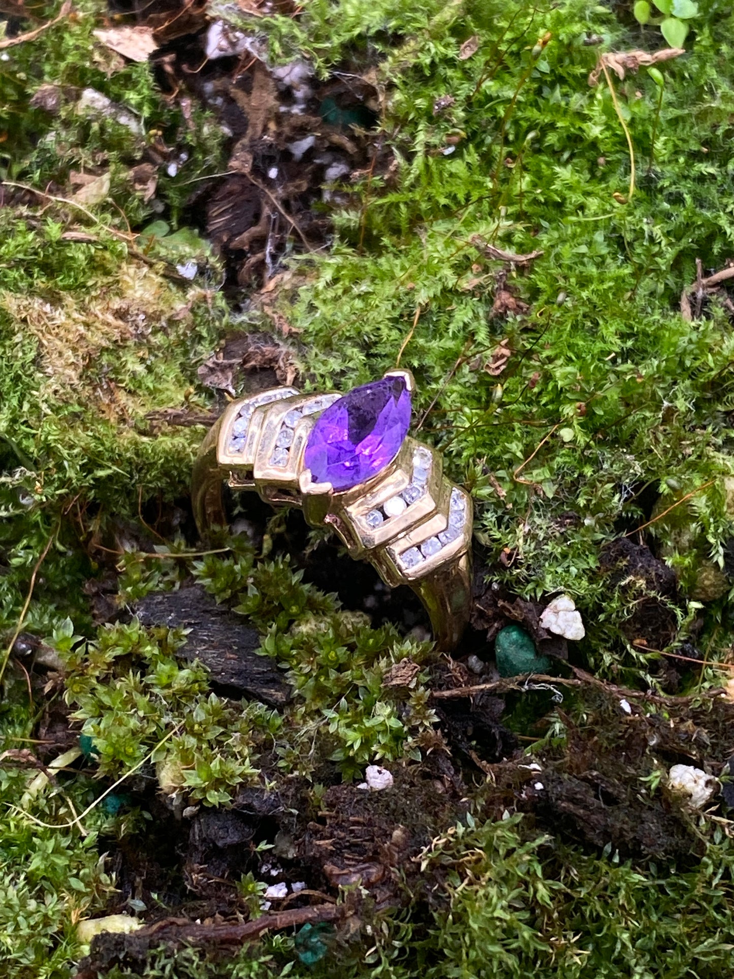 10K Gold Amethyst Ring with 18CT Diamonds
